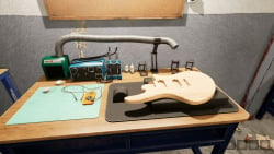 Guitar Maker